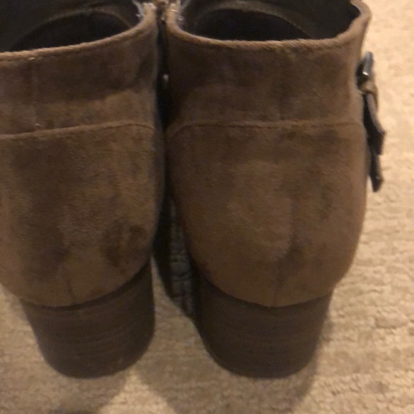 Boots - Picture 5 of 5